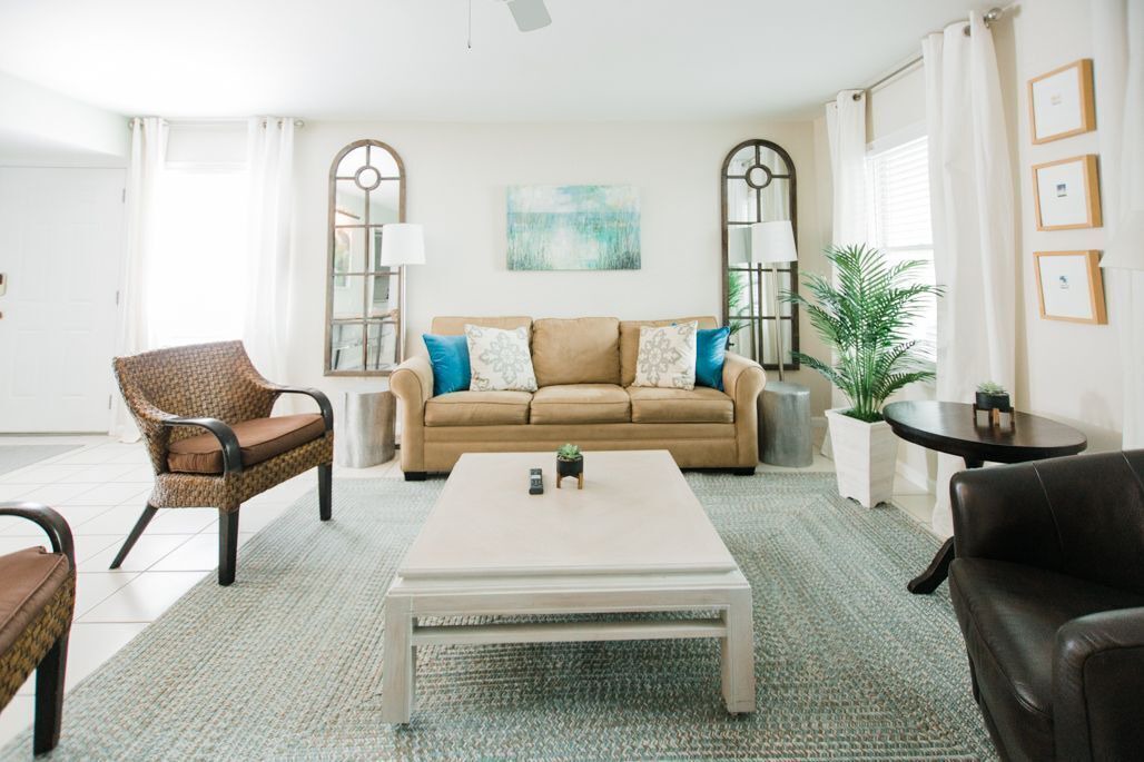 Photo of Livingroom in Historic District - North