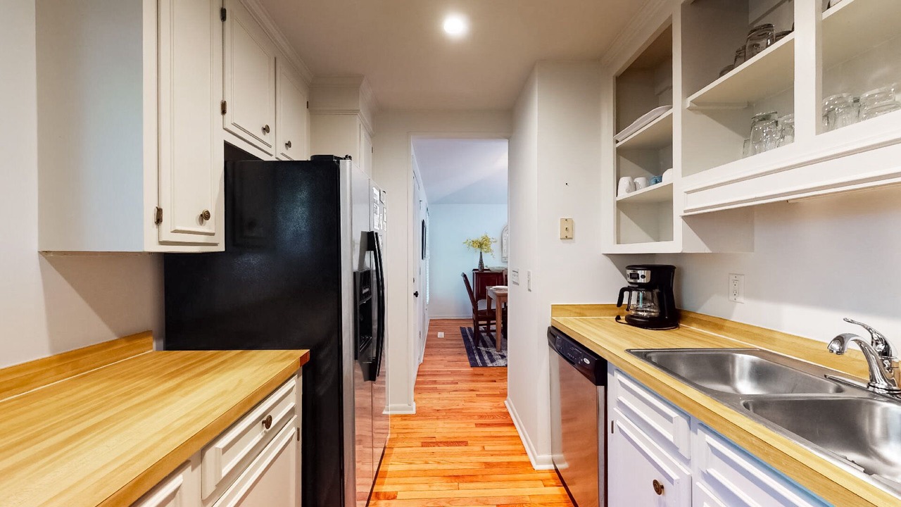 Photo of Others in Twin Oaks