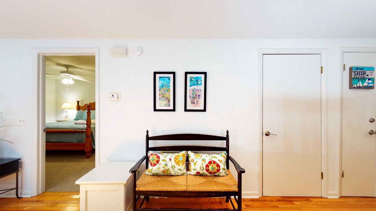 Photo of Livingroom in Twin Oaks