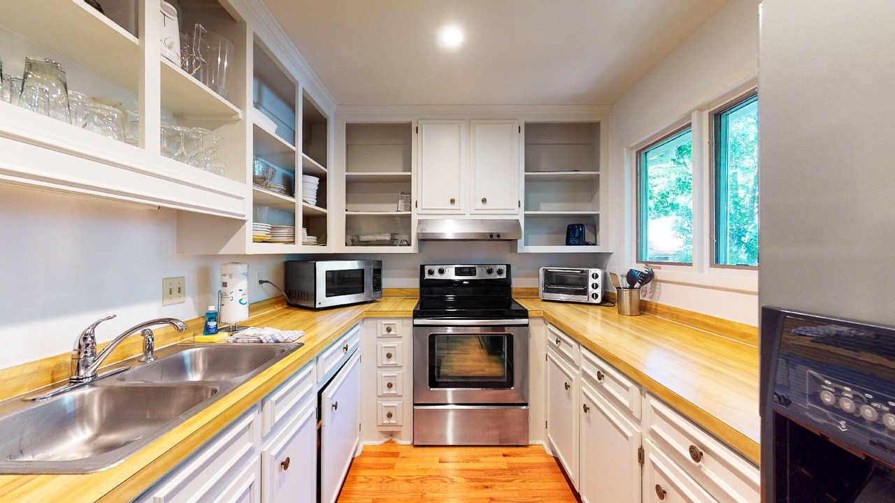 Photo of Others in Twin Oaks