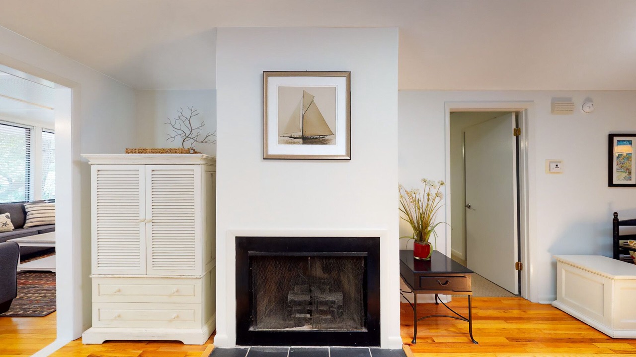 Photo of Livingroom in Twin Oaks