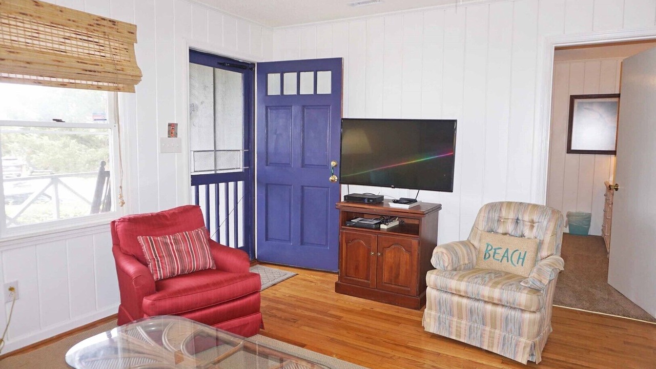Photo of Livingroom in Litchfield by the Sea