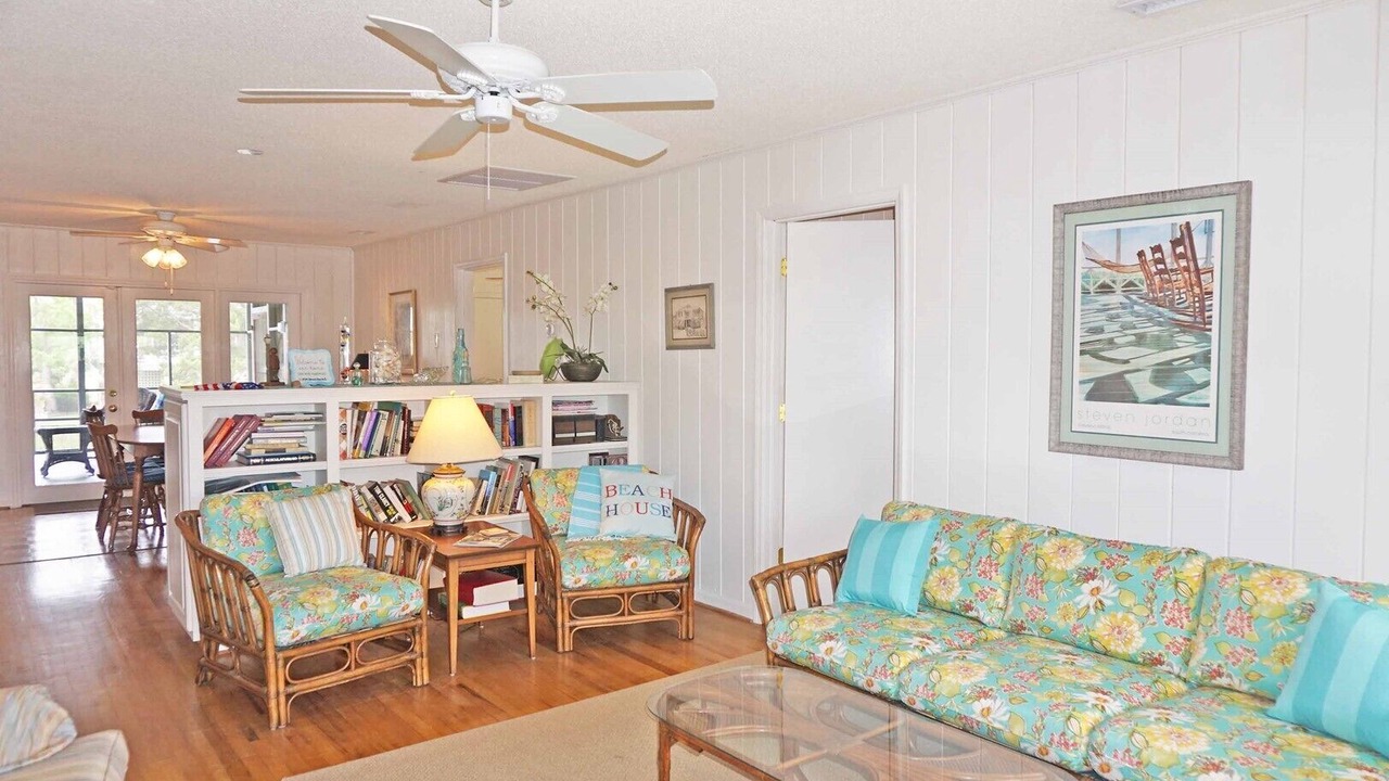 Photo of Livingroom in Litchfield by the Sea