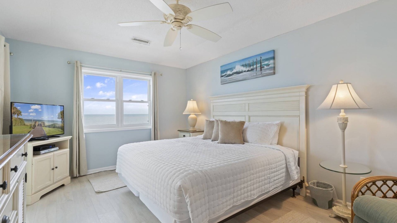 Photo of Bedroom in Surfside Beach