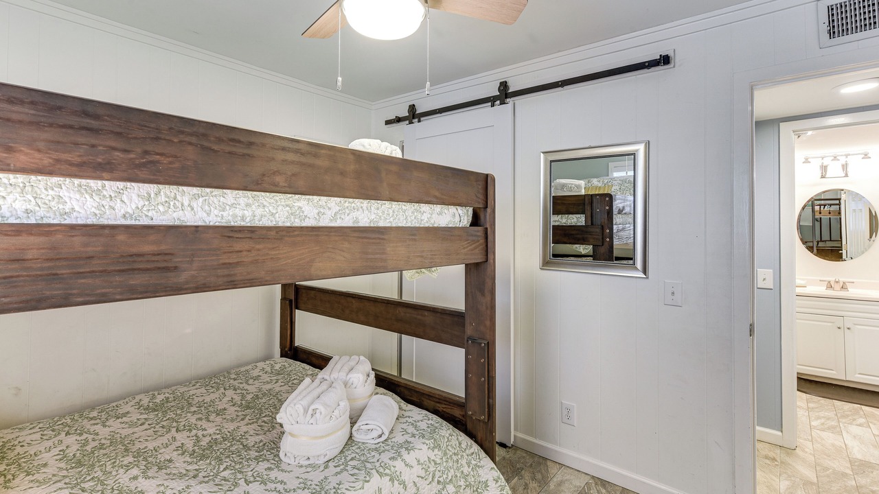 Photo of Bedroom in Palmetto Dunes