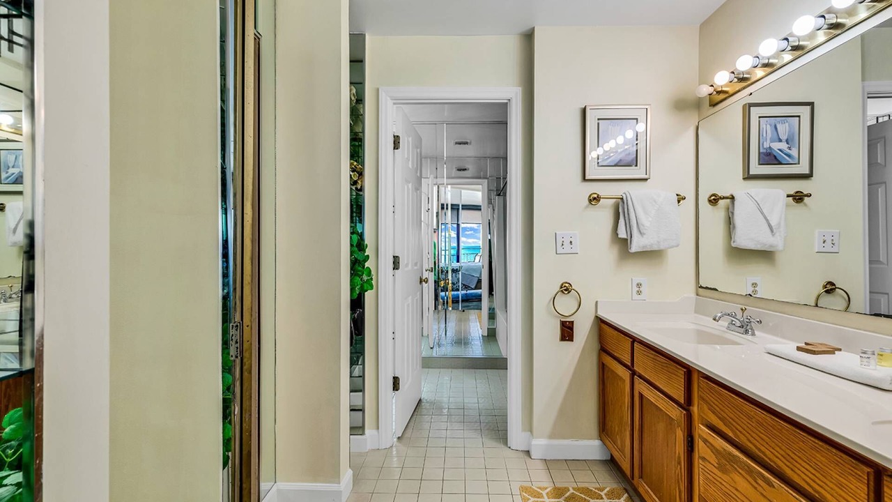 Photo of Bathroom in Garden City
