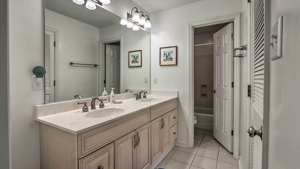 Photo of Bathroom in Heritage Woods