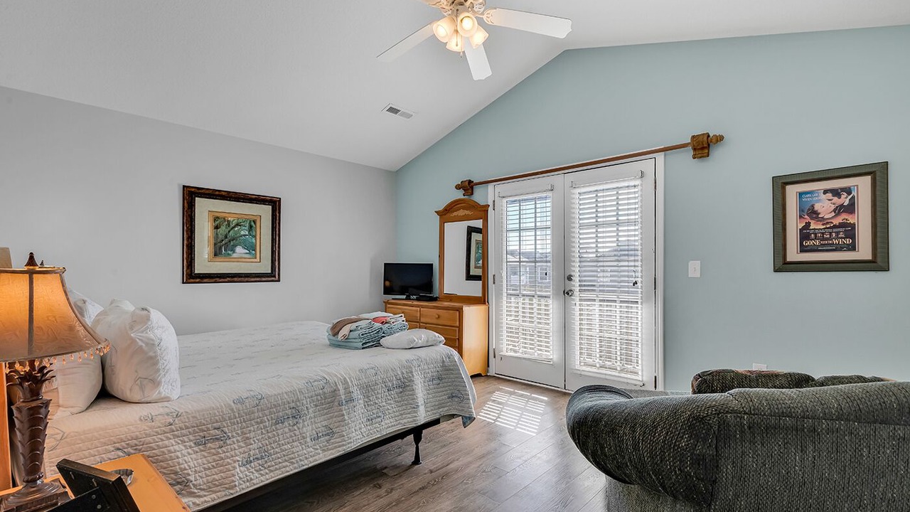 Photo of Bedroom in Surfside Beach