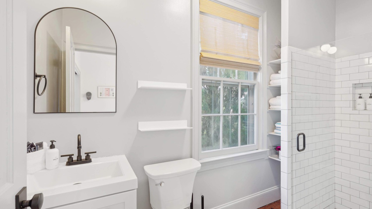 Photo of Bathroom in Cannonborough Elliotborough