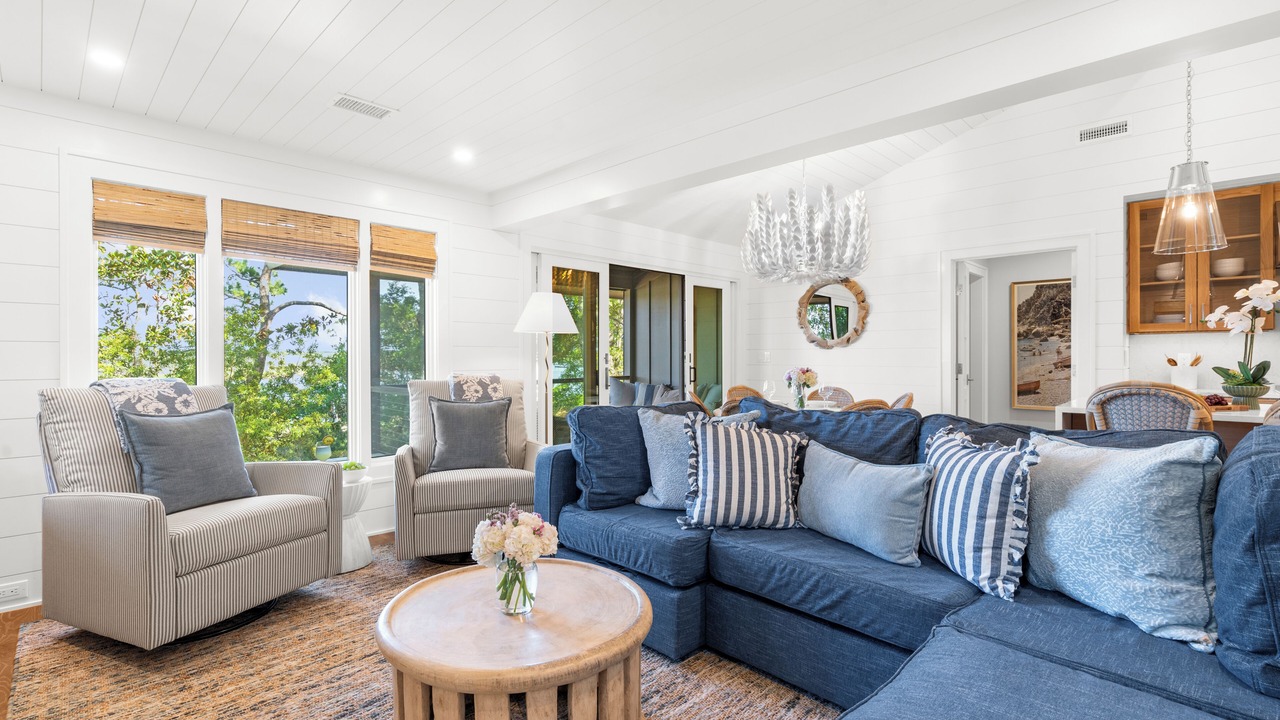 Photo of Livingroom in West Beach