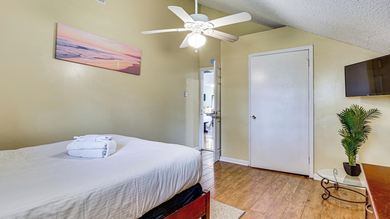 Photo of Bedroom in Charleston
