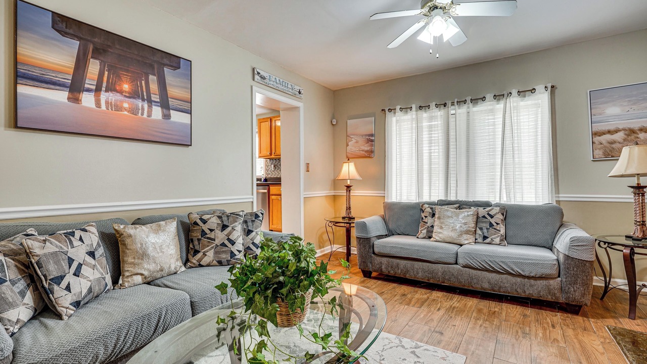 Photo of Livingroom in Charleston