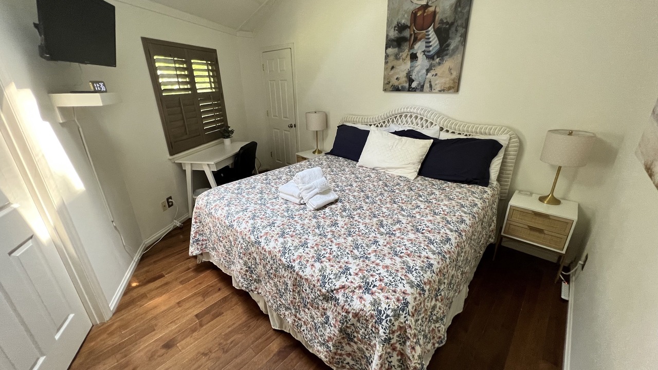 Photo of Bedroom in Night Heron