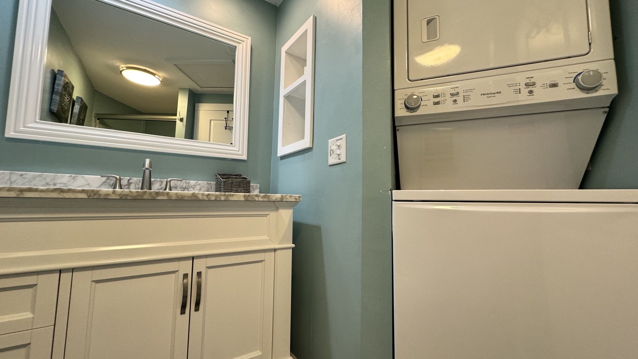 Photo of Bathroom in Night Heron