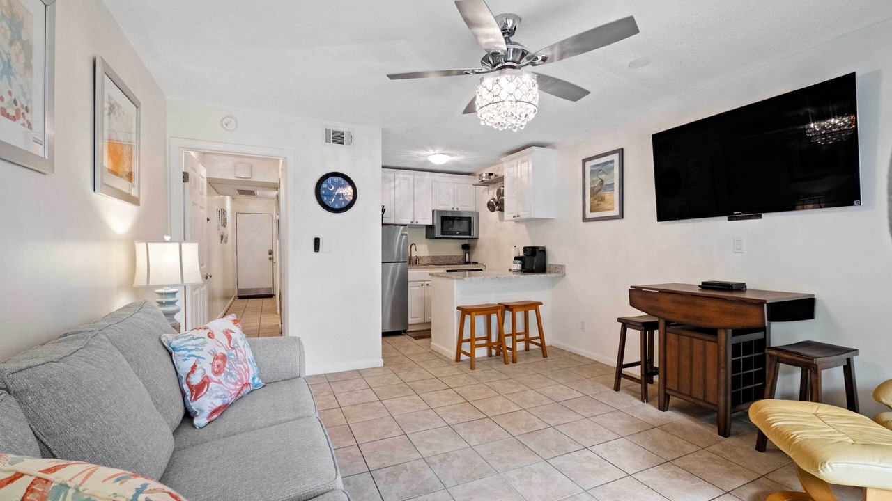 Photo of Livingroom in North Forest Beach