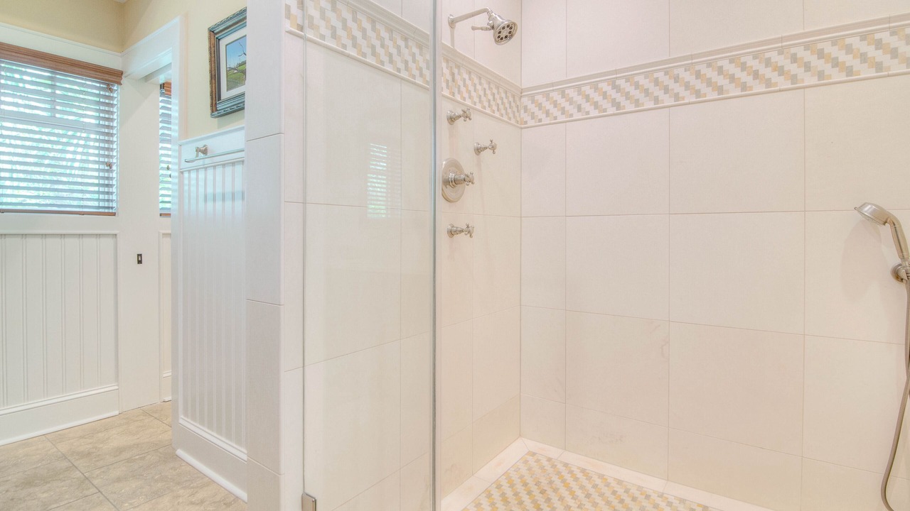 Photo of Bathroom in Vanderhorst Plantation