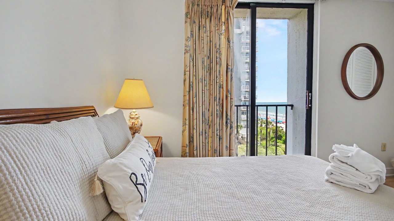 Photo of Bedroom in Arcadian Shores