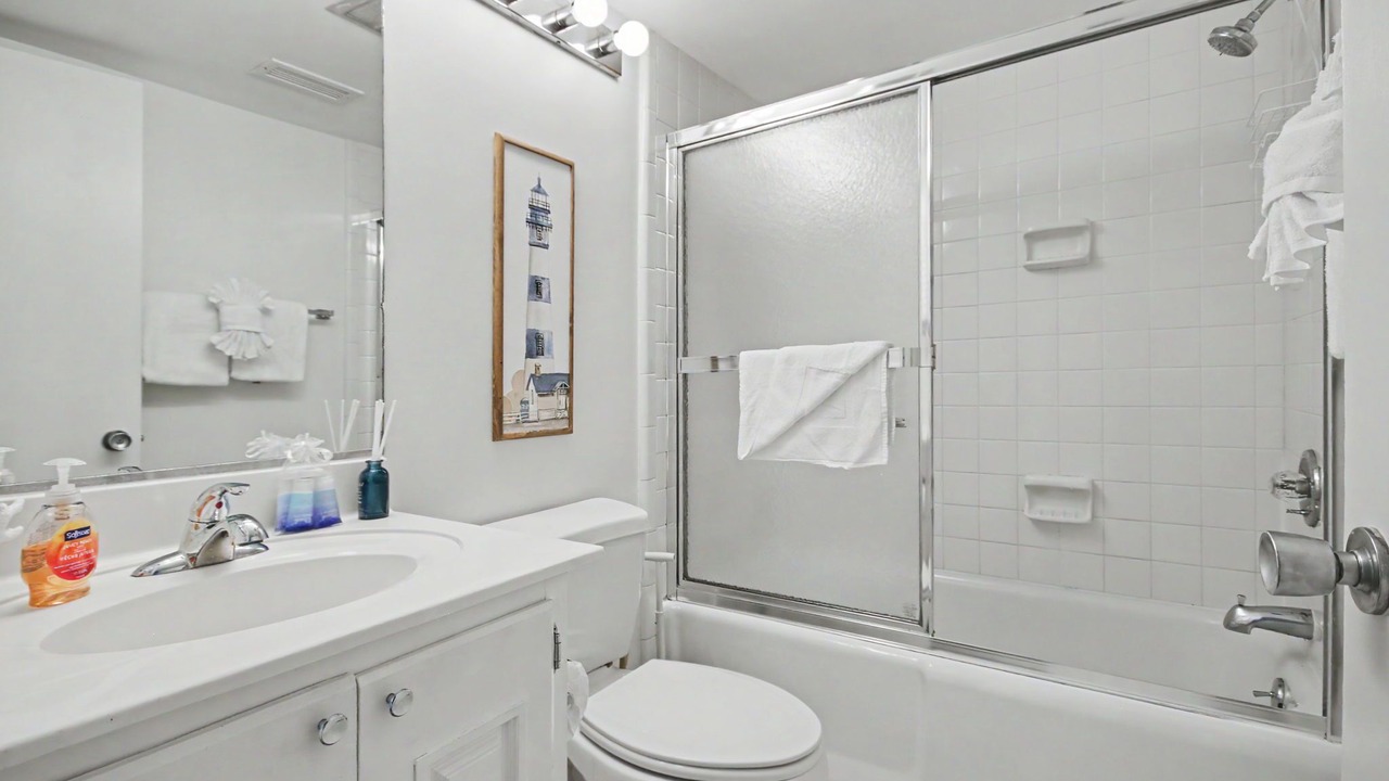 Photo of Bathroom in Arcadian Shores