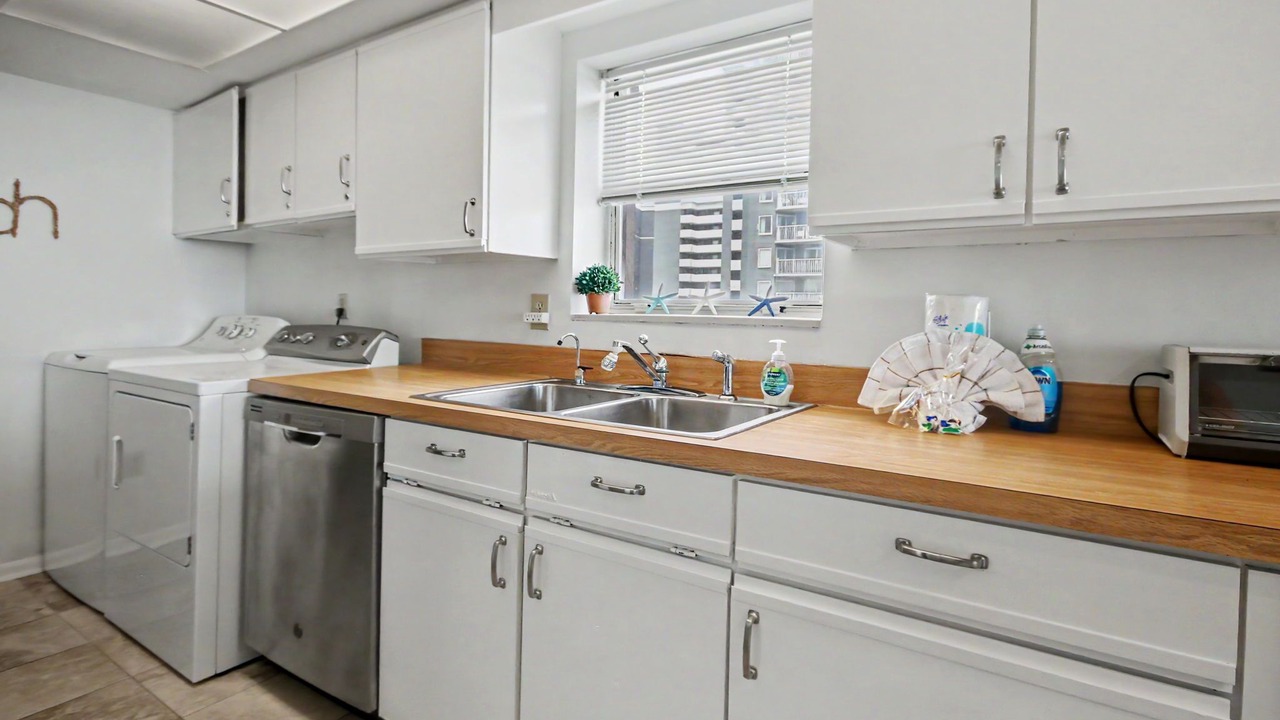 Photo of Kitchen in Arcadian Shores
