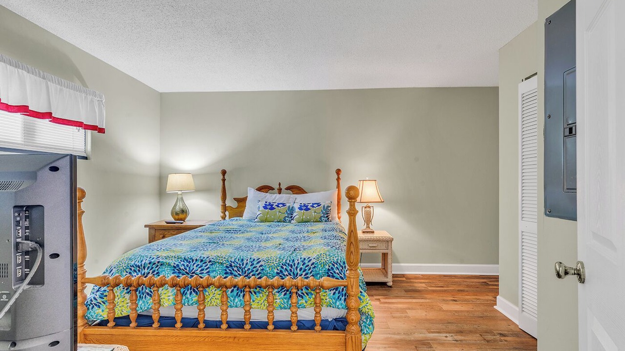 Photo of Bedroom in Cherry Grove Beach