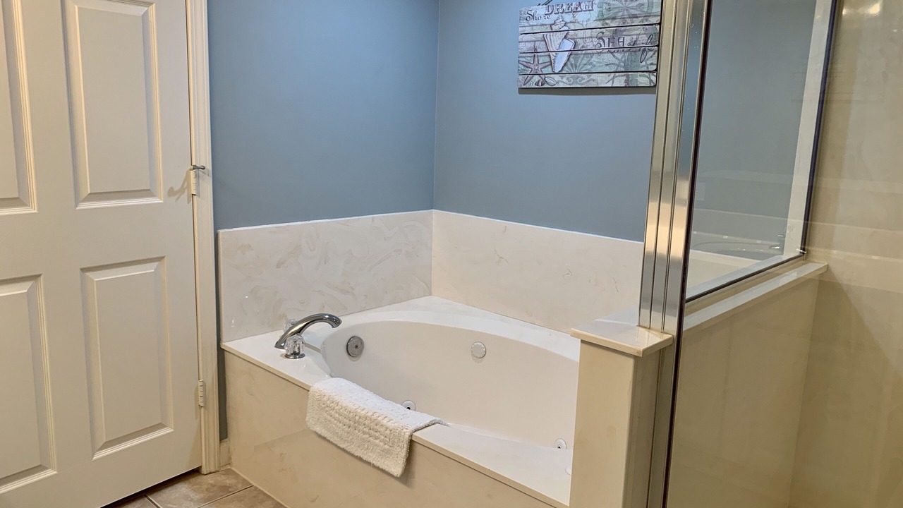 Photo of Bathroom in Ocean Drive