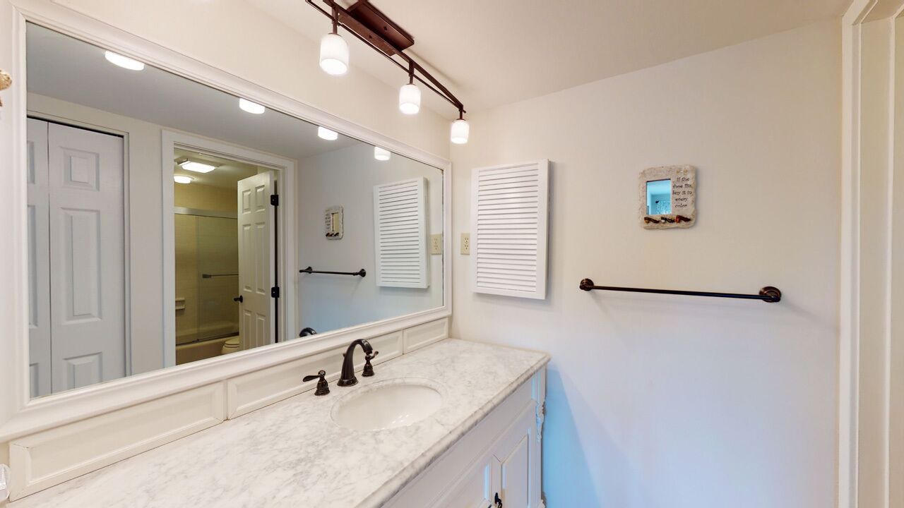 Photo of Bathroom in Shelter Cove