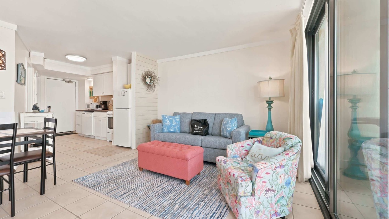 Photo of Livingroom in Crescent Beach