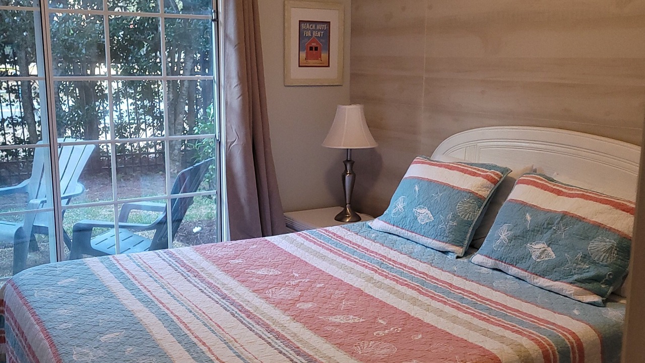 Photo of Bedroom in Arcadian Shores