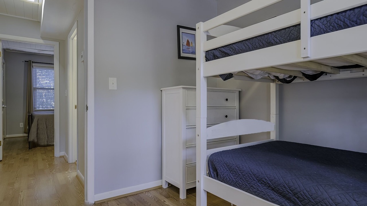 Photo of Bedroom in Tarpon Pond