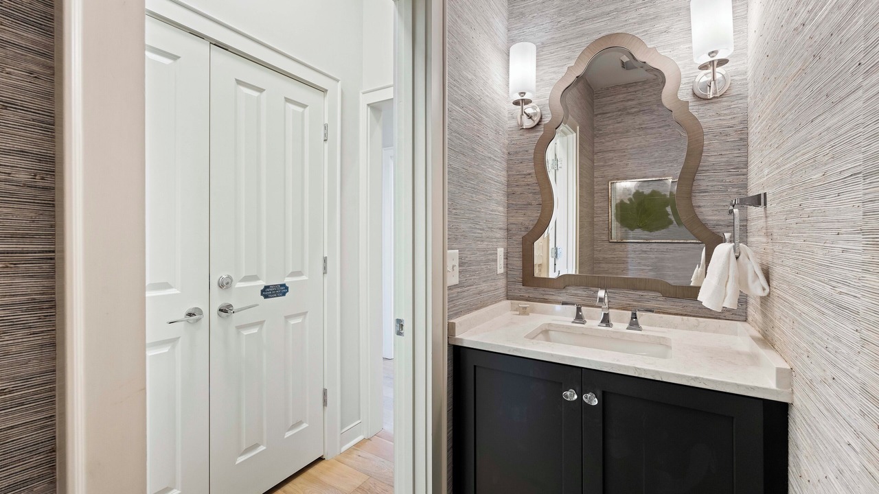 Photo of Bathroom in Vanderhorst Plantation
