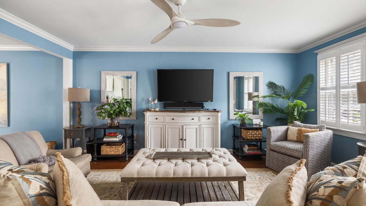 Photo of Livingroom in Harleston Village