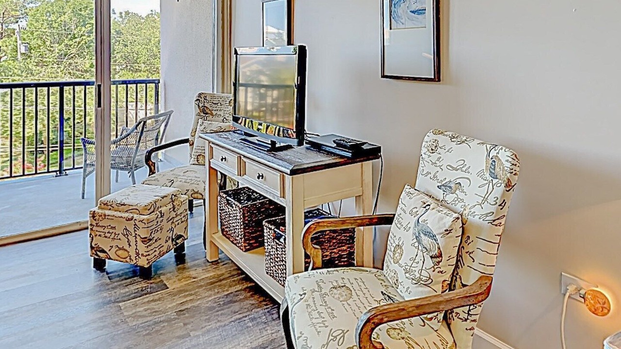 Photo of Livingroom in North Litchfield Beach