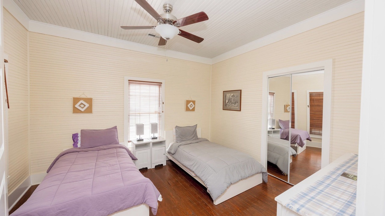 Photo of Bedroom in Northwest Quadrant