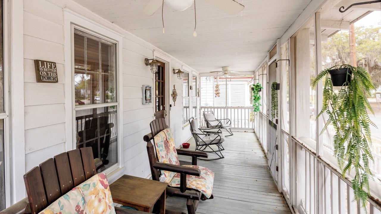Photo of Patio Balcony in Northwest Quadrant