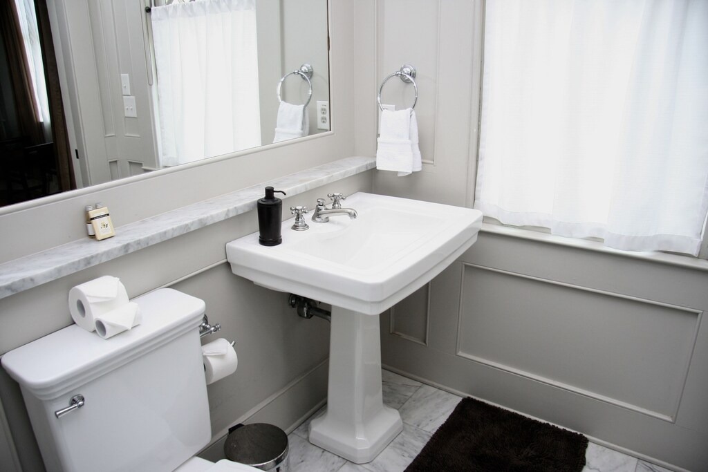 Photo of Bathroom in Cannonborough Elliotborough