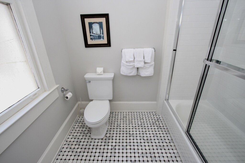 Photo of Bathroom in Cannonborough Elliotborough
