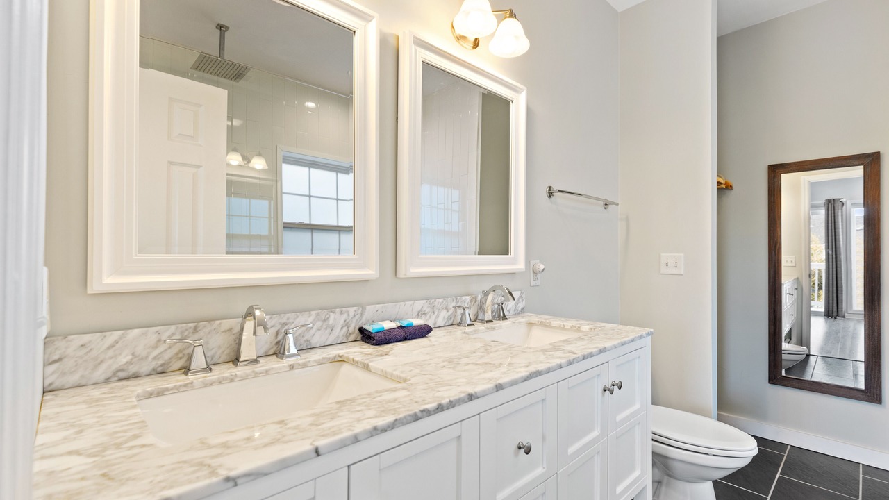 Photo of Bathroom in Waters Edge