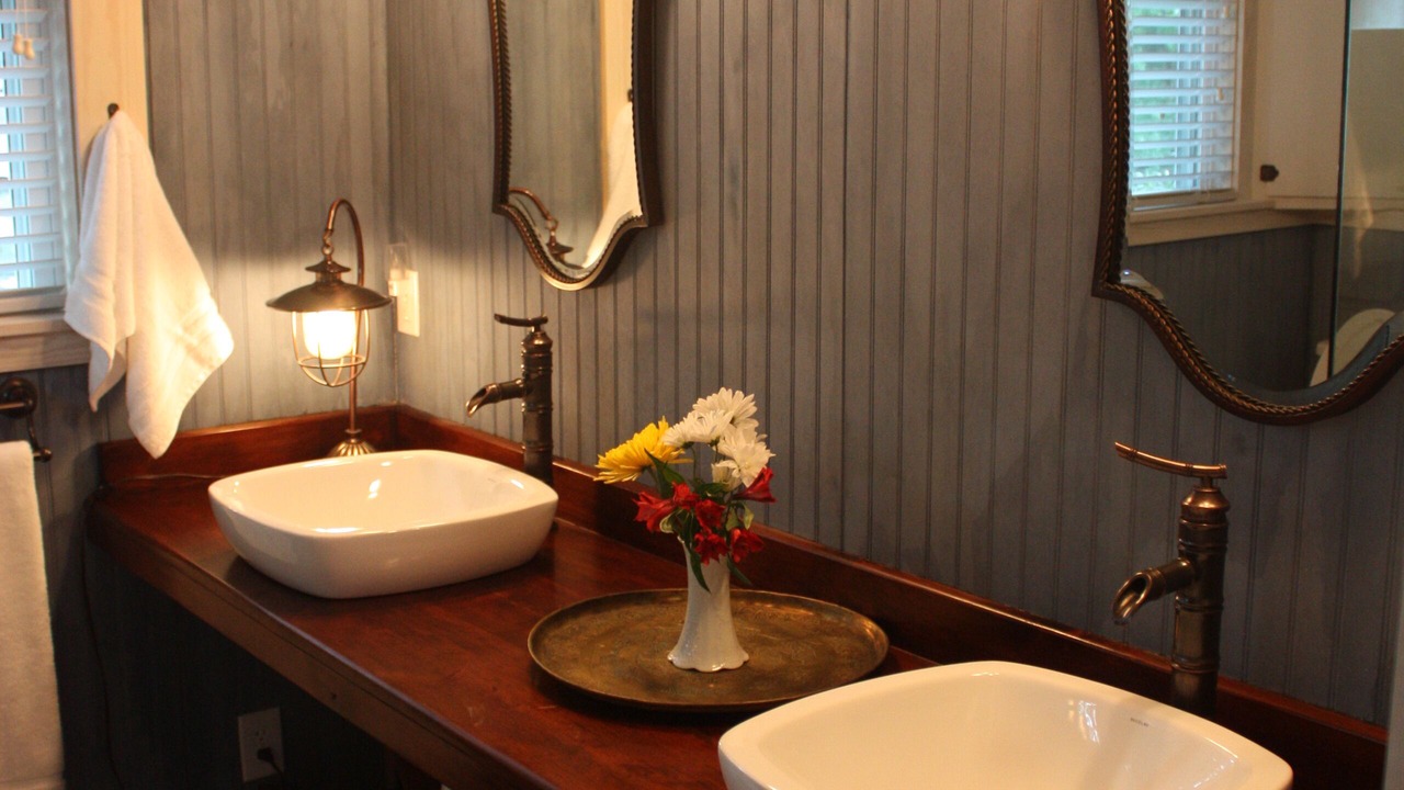 Photo of Bathroom in Whitemarsh Island