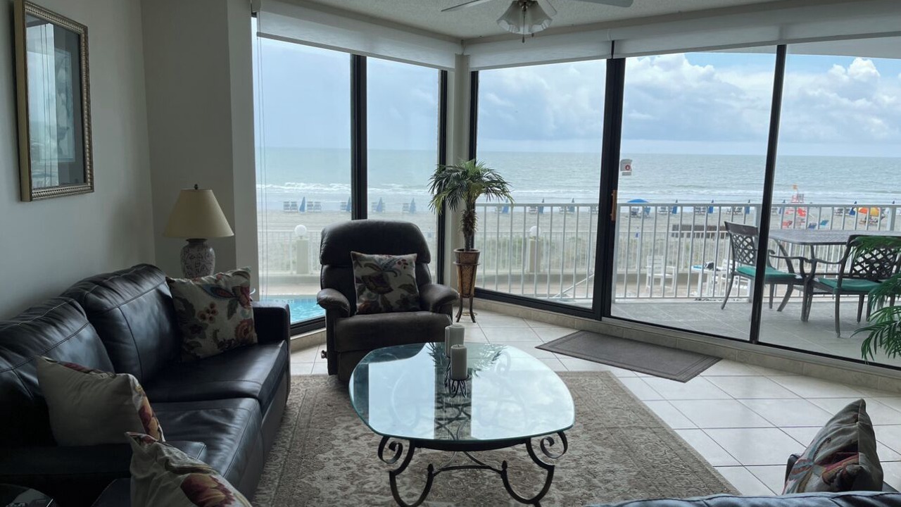 Photo of Livingroom in Garden City