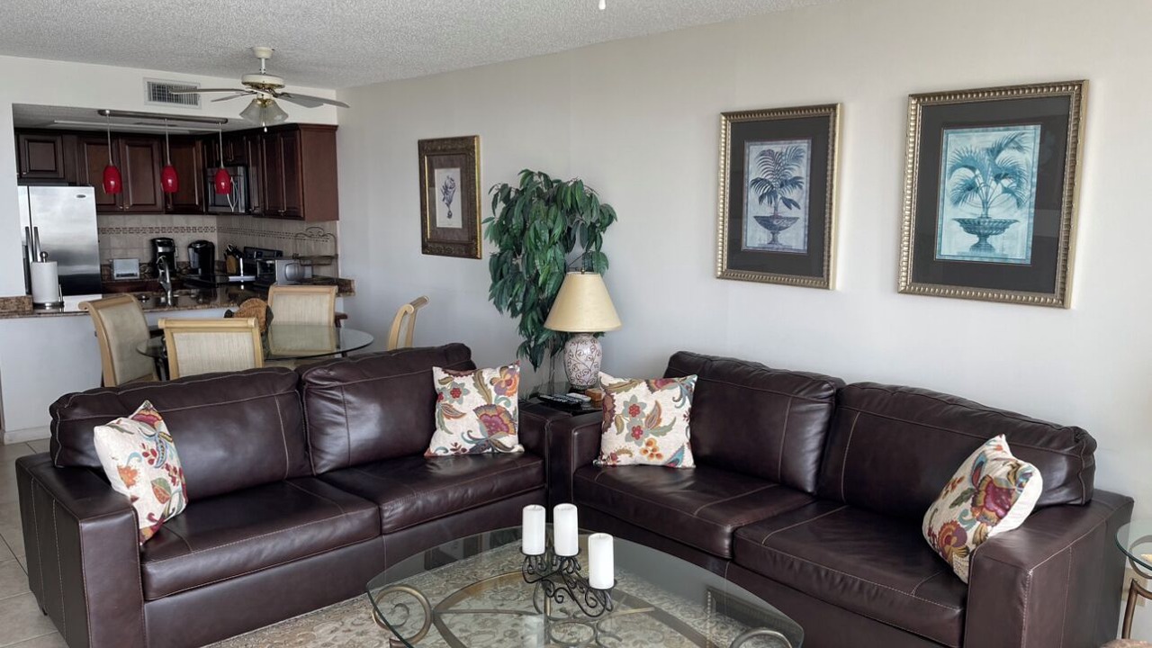 Photo of Livingroom in Garden City