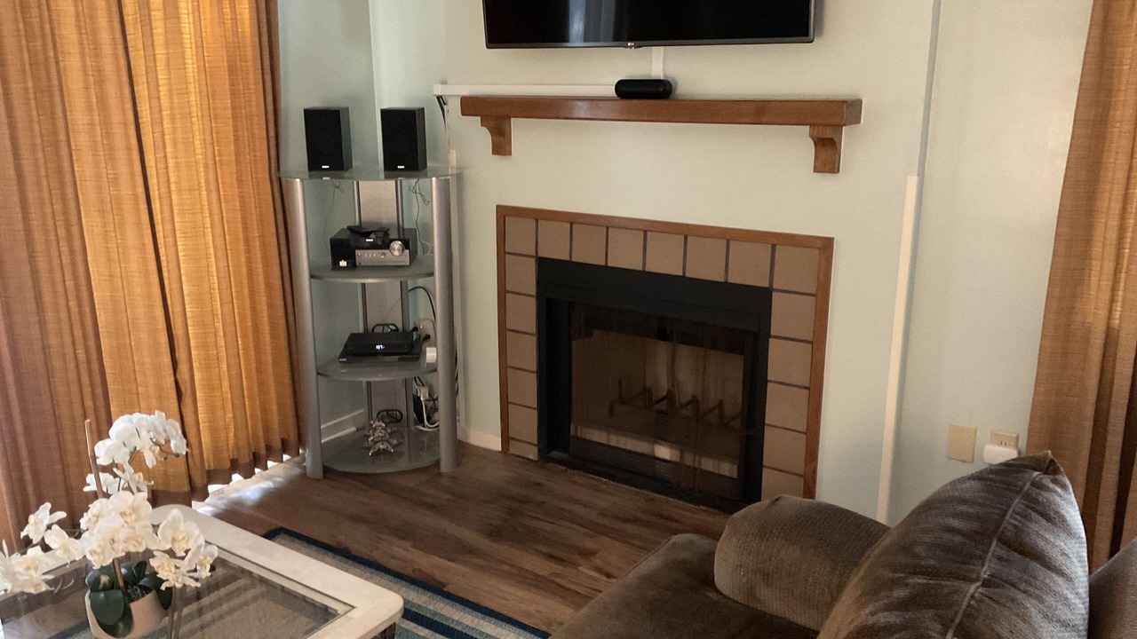 Photo of Livingroom in Arcadian Shores