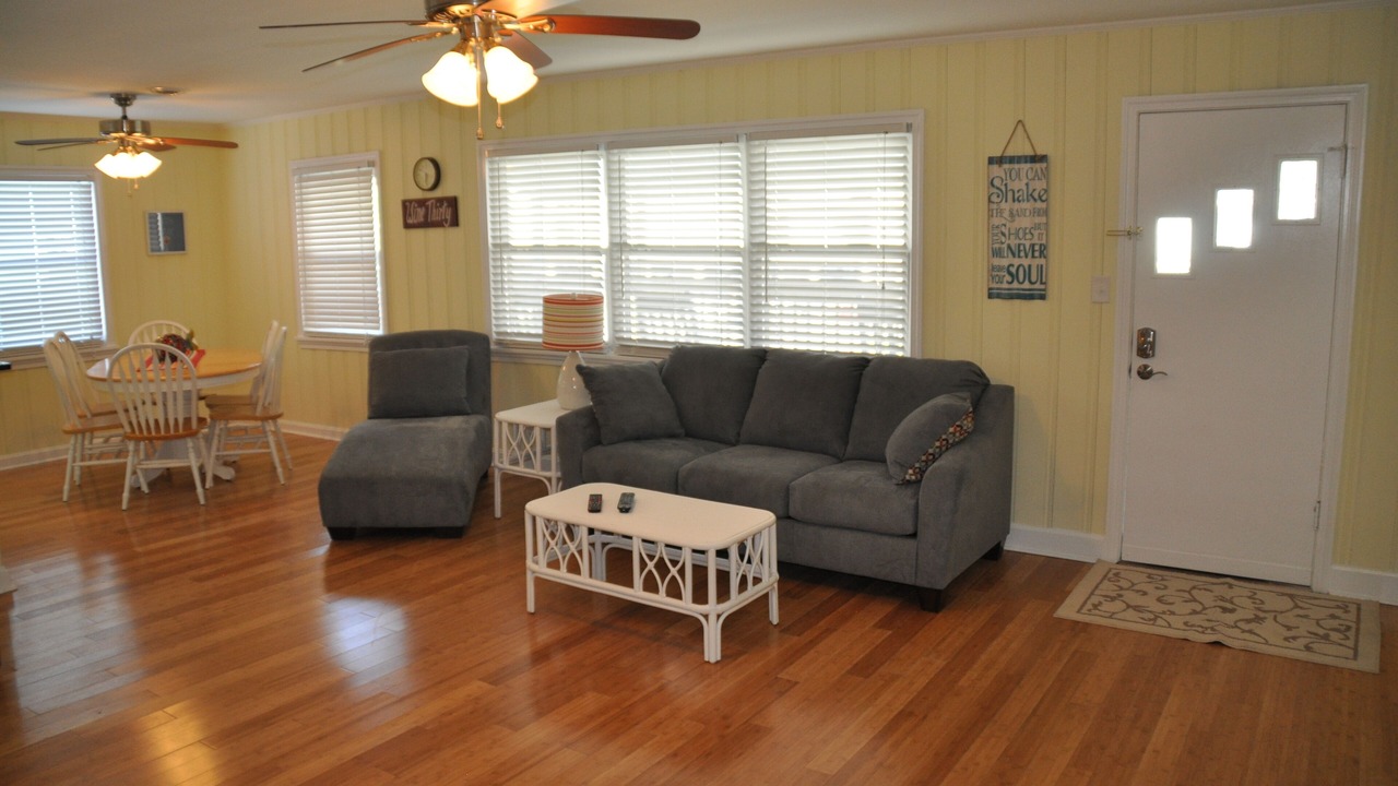 Photo of Livingroom in Crescent Beach