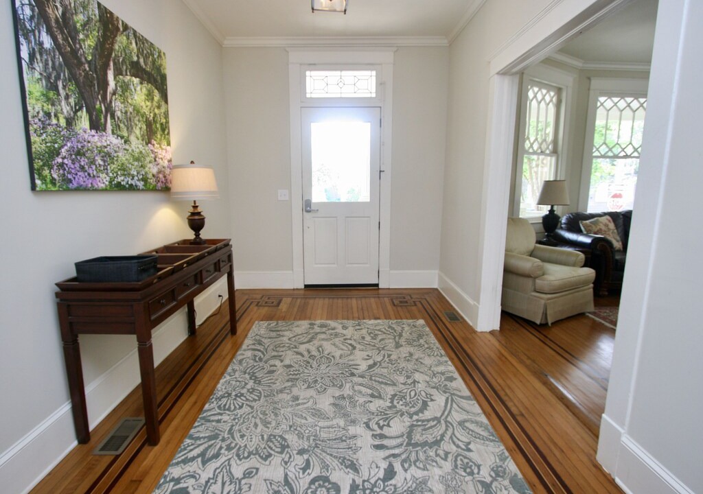 Photo of Livingroom in Cannonborough Elliotborough