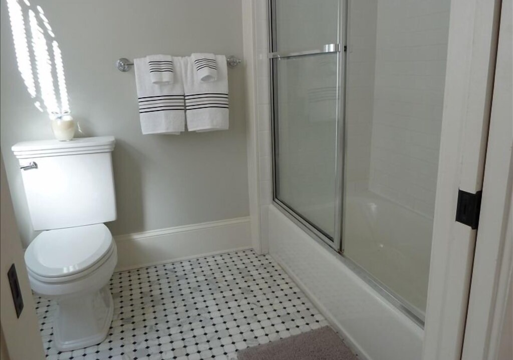 Photo of Bathroom in Cannonborough Elliotborough