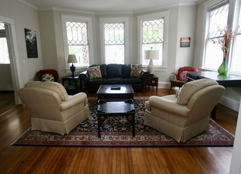 Photo of Livingroom in Cannonborough Elliotborough