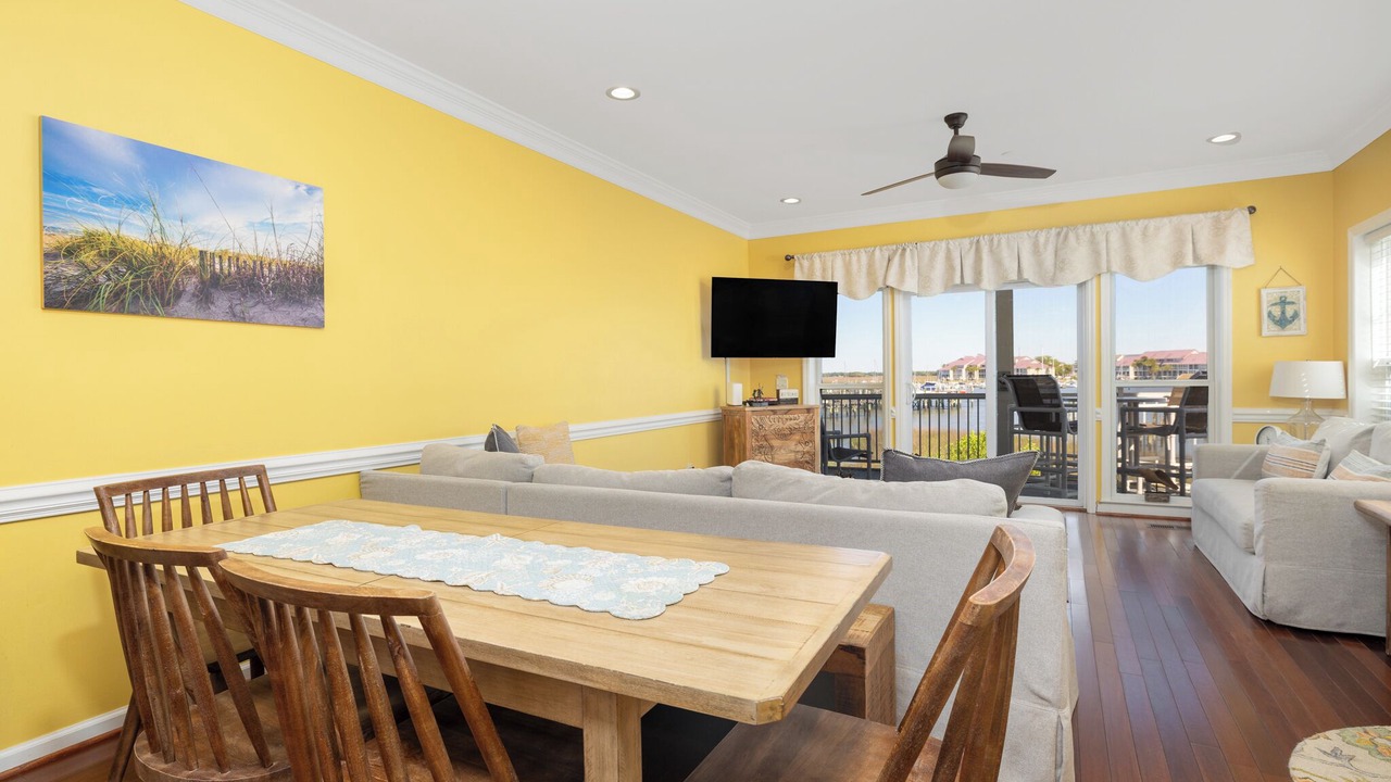 Photo of Livingroom in Waters Edge