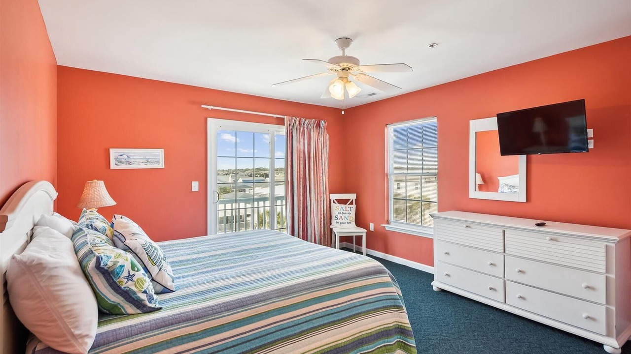 Photo of Bedroom in Cherry Grove Beach