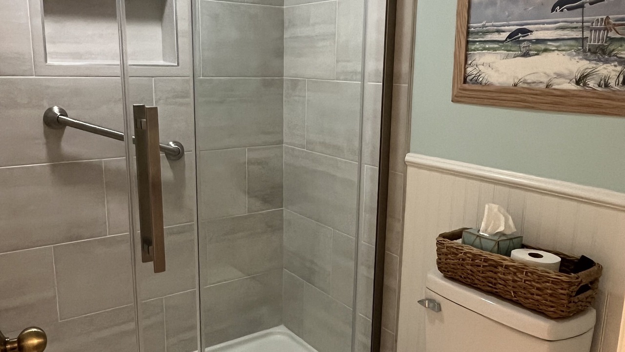 Photo of Bathroom in Arcadian Shores