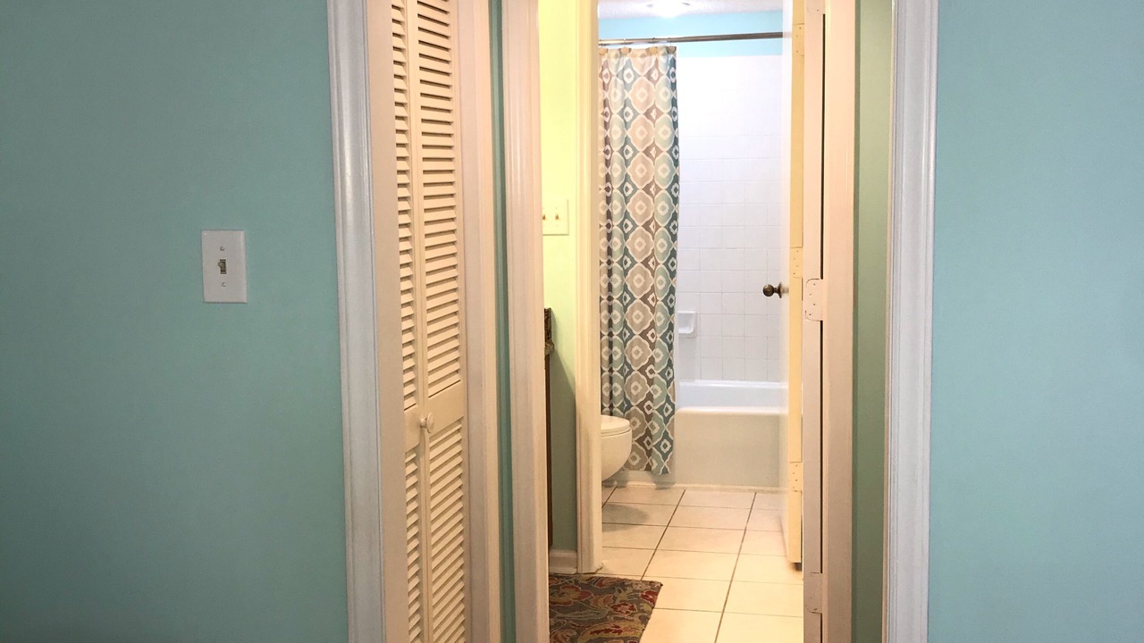 Photo of Bathroom in Arcadian Shores
