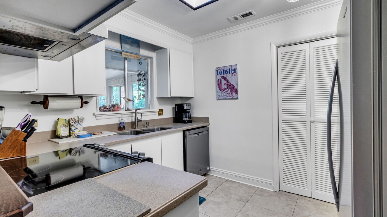 Photo of Kitchen in North Forest Beach